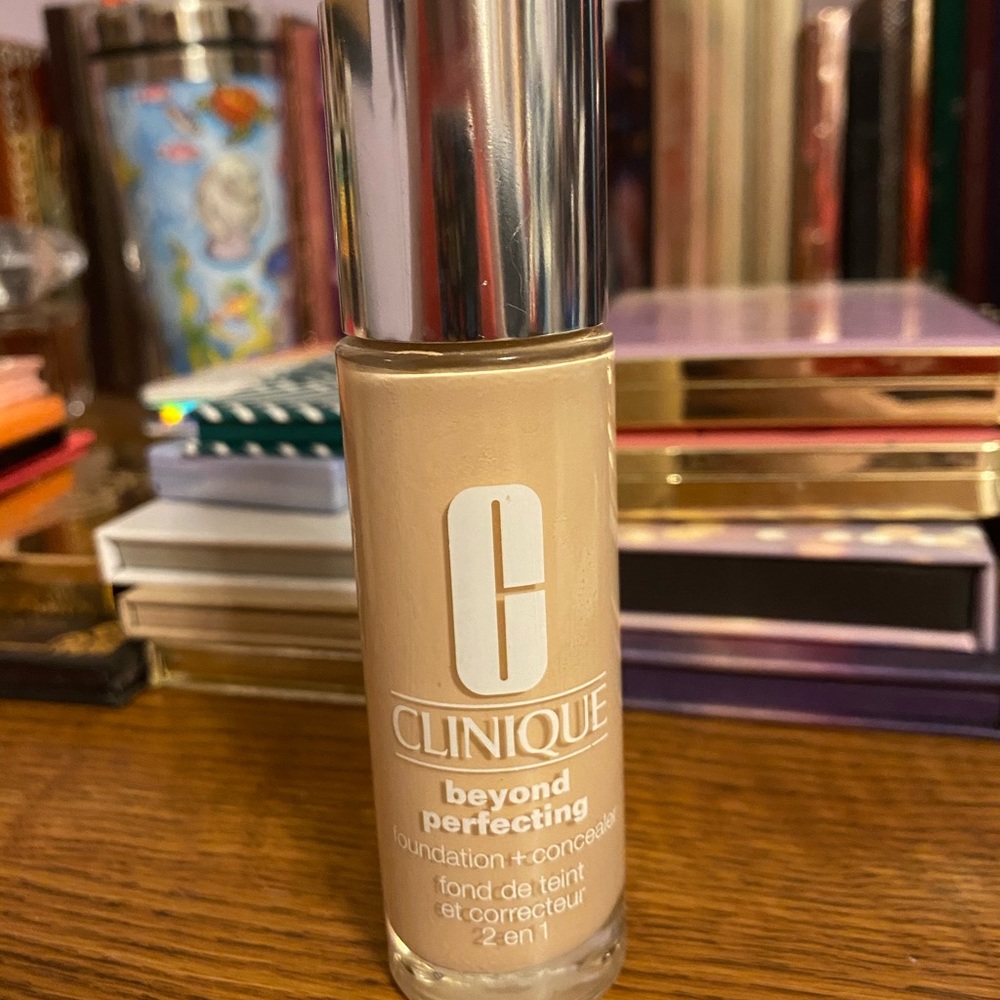 Clinique Beyond Perfecting Foundation